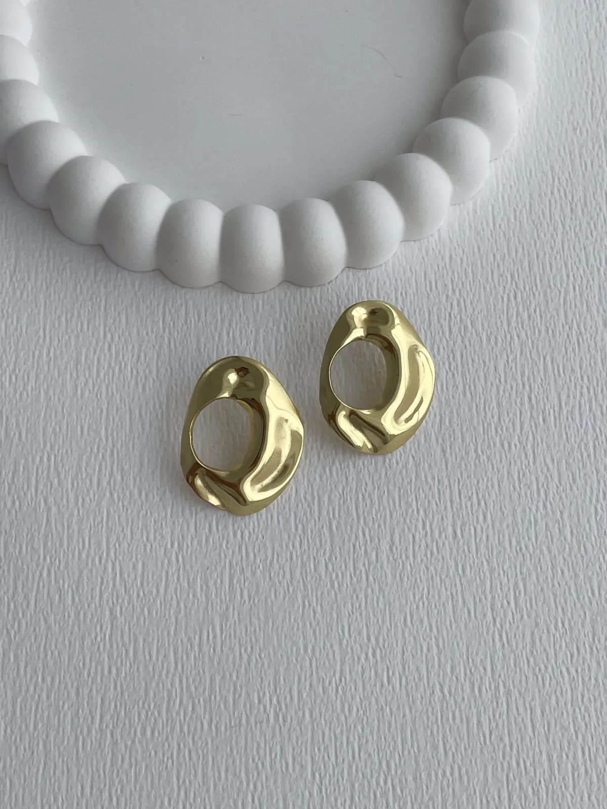 Çelik Soyut Tasarım Ortası Boş Gold Küpe