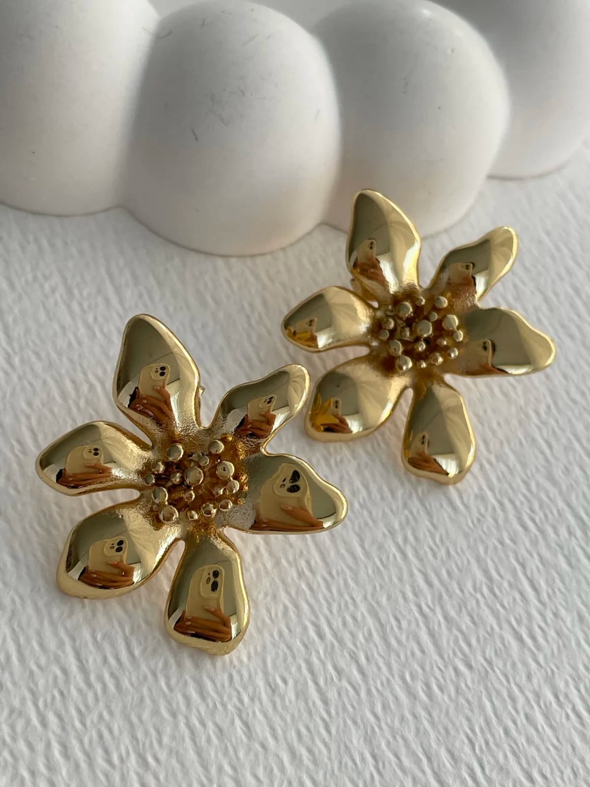 Çelik Çiçek Model Gold Küpe