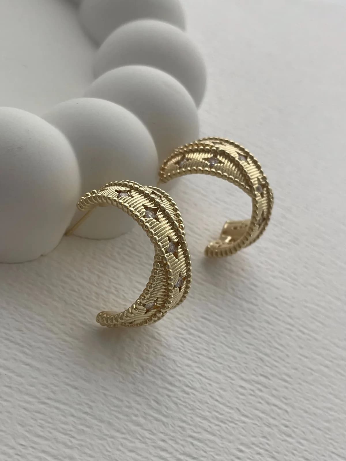 Özel Seri Marka Model Yıldız Detay Gold Küpe