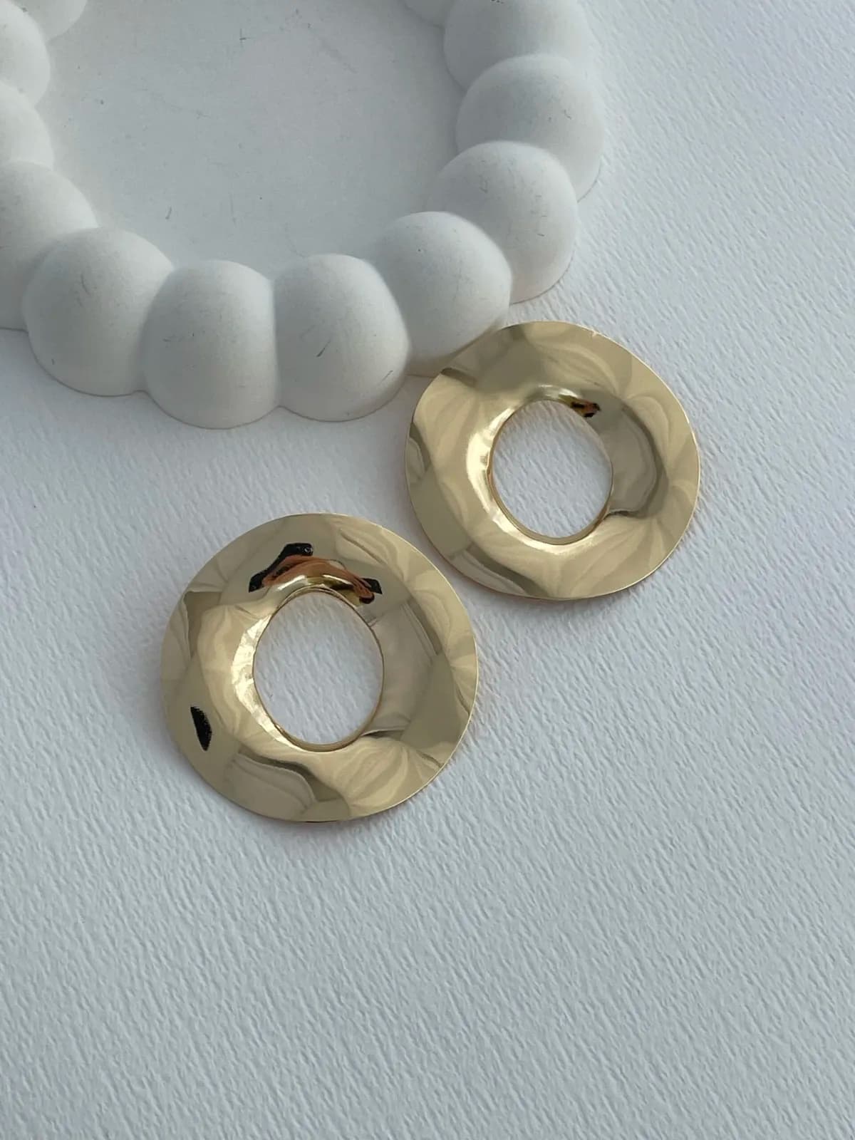 Özel Seri Simit Tasarım Gold Parlak Plaka Küpe