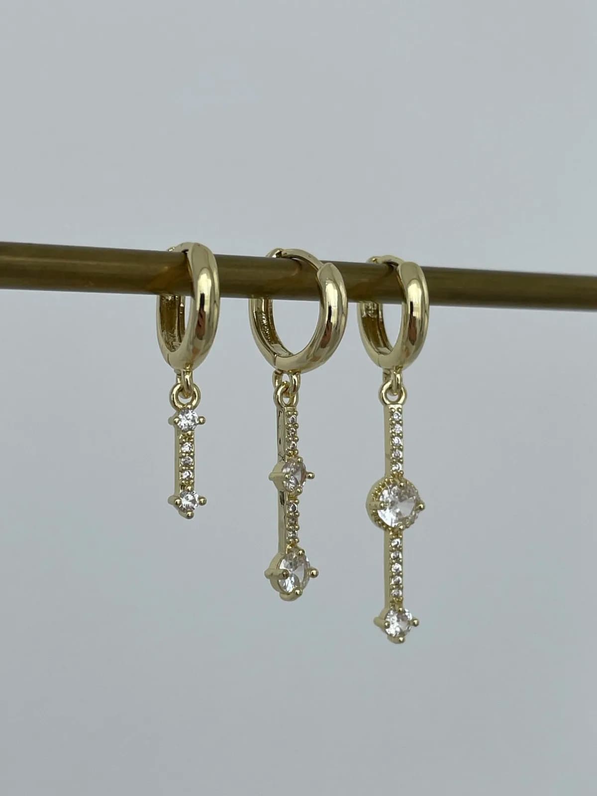 Özel Seri Zirkon Taşlı Çubuk Tasarım Gold Üçlü Küpe Set