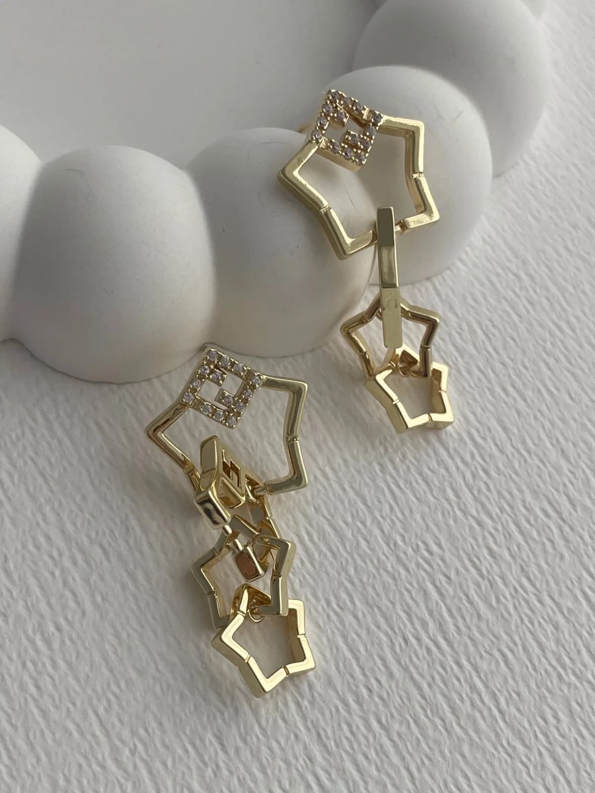 Özel Seri Marka Model Dörtlü Yıldız Zirkon Taşlı Gold Küpe