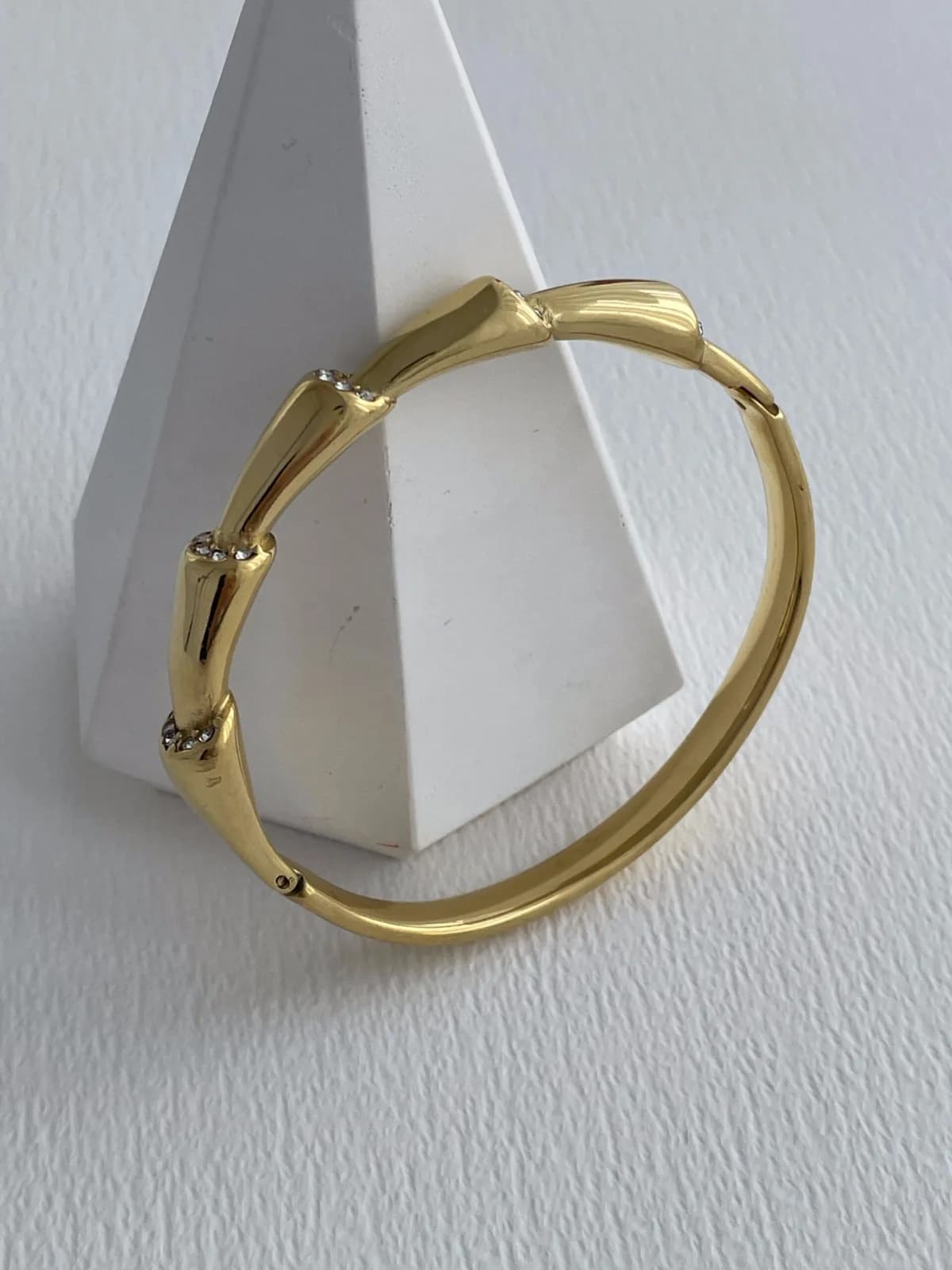 Çelik Zirkon Taşlı Üçgen Model Gold Bileklik