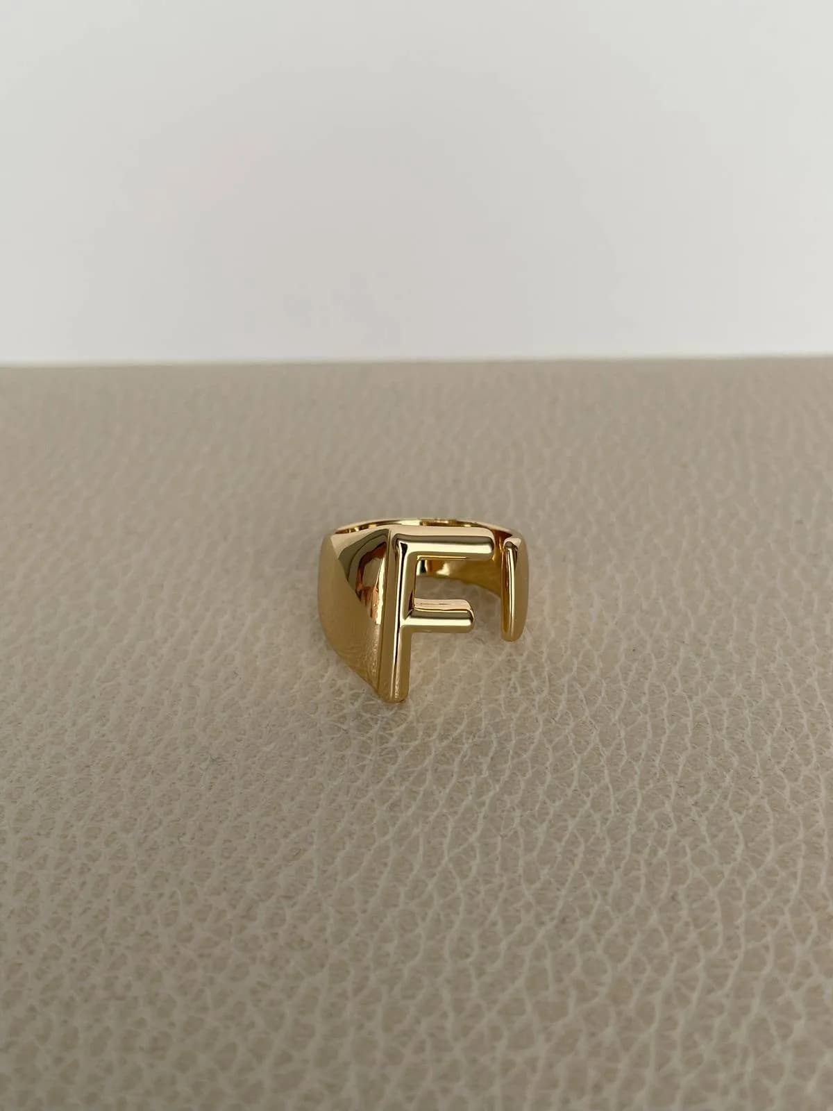 Özel Seri Kalın F Harfli Gold Yüzük