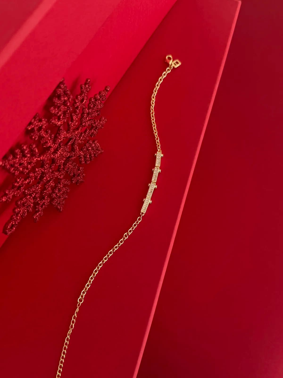 NS-Marka Model Dikdörtgen Zirkon Taşlı Gold Bileklik