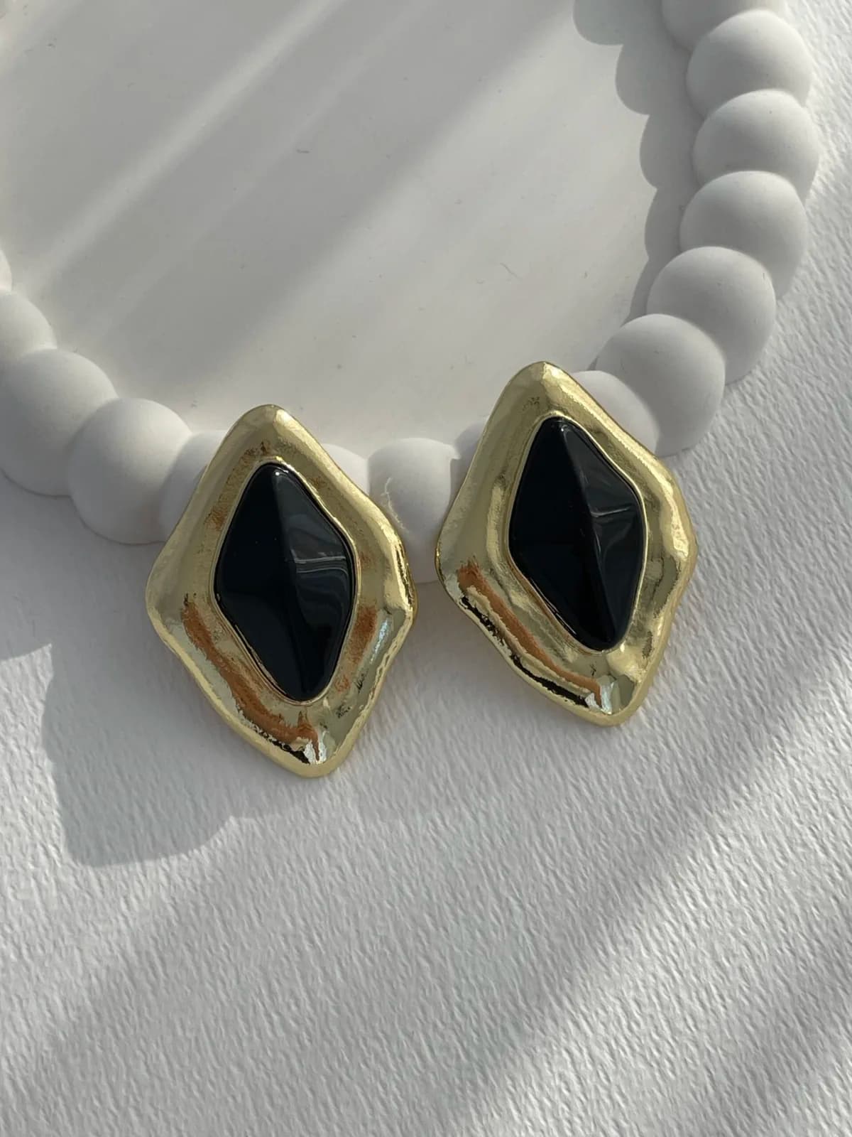 Özel Seri Siyah Kemik Detay Desenli Baklava Gold Küpe