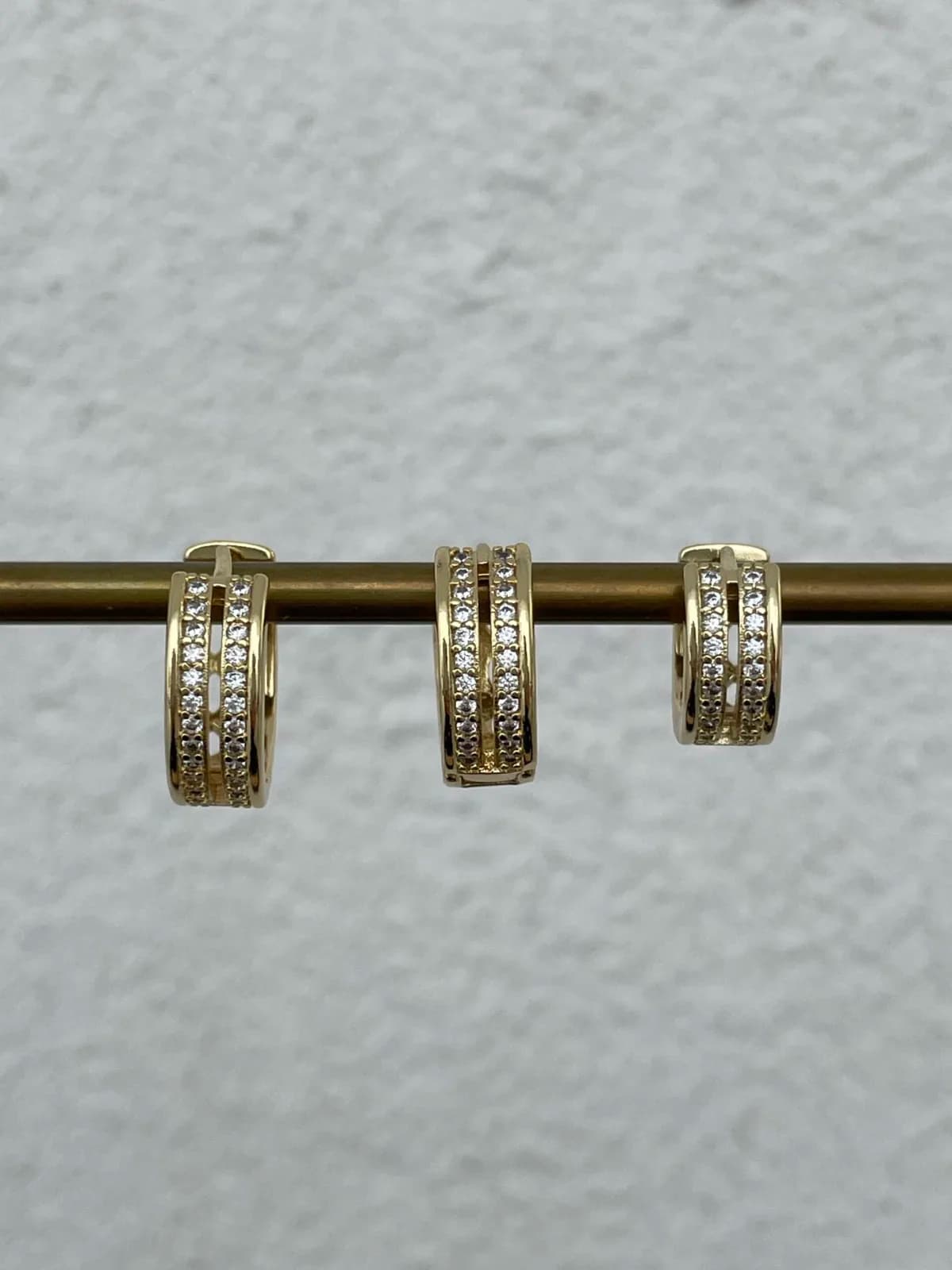 Özel Seri İki Sıra Zirkon Taşlı Üçlü Halka Gold Küpe Seti