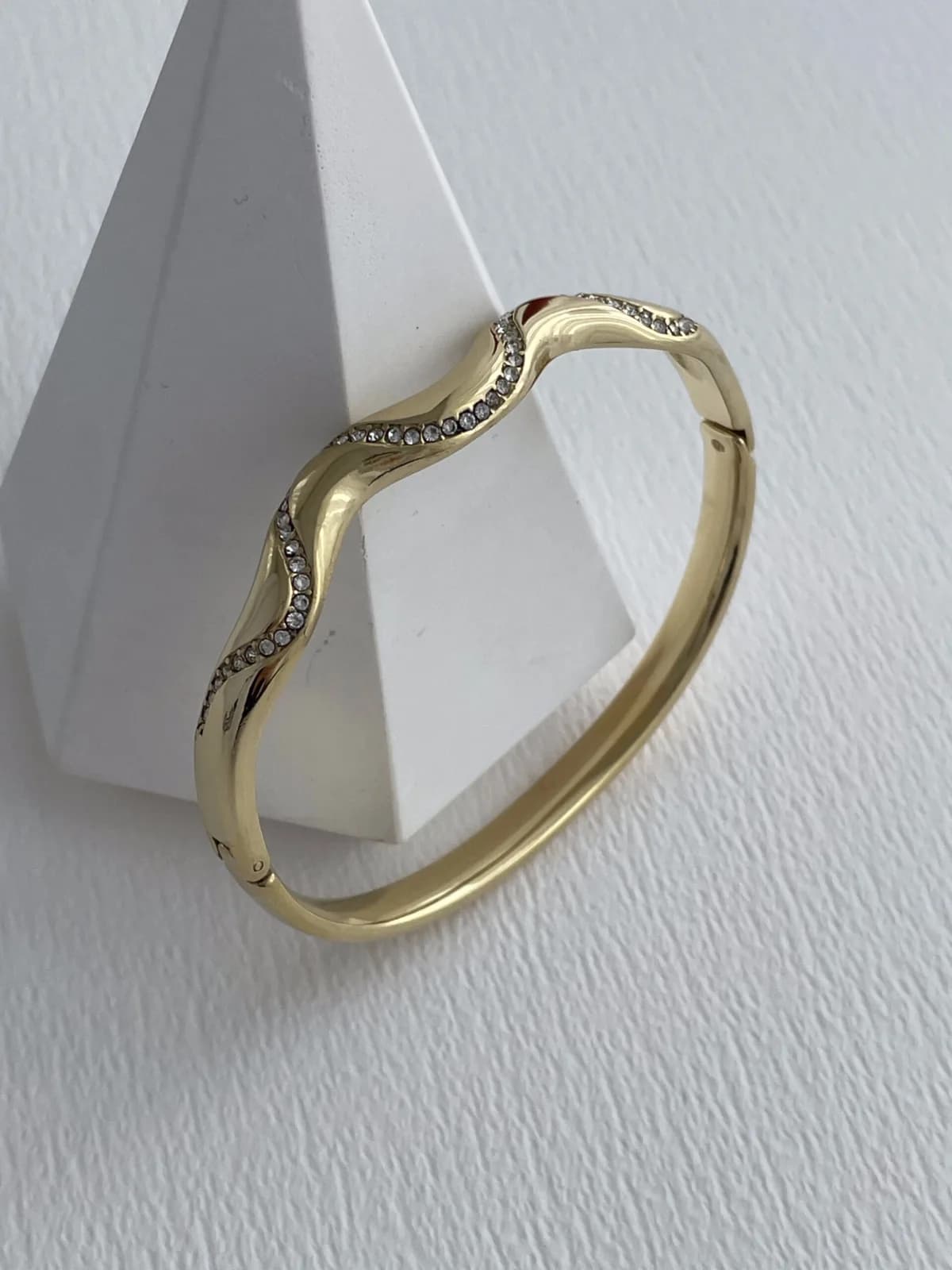 Çelik Zirkon Taşlı Zikzak Model Gold Bileklik