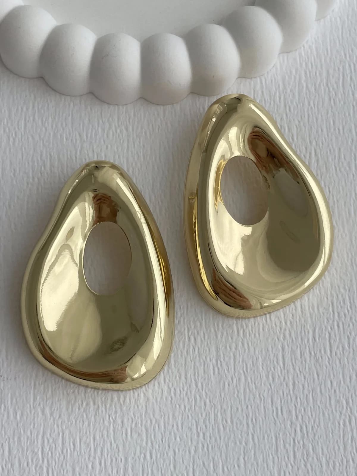 Özel Seri Soyut Tasarım Ortası Boş Maksi Boy Gold Küpe