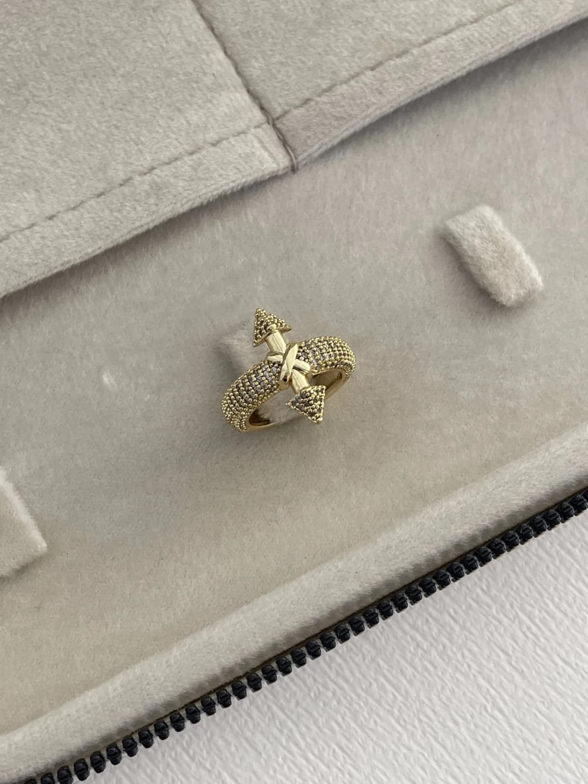 Özel Seri Ok Tasarım Zirkon Taşlı Ayarlanabilir Gold Yüzük