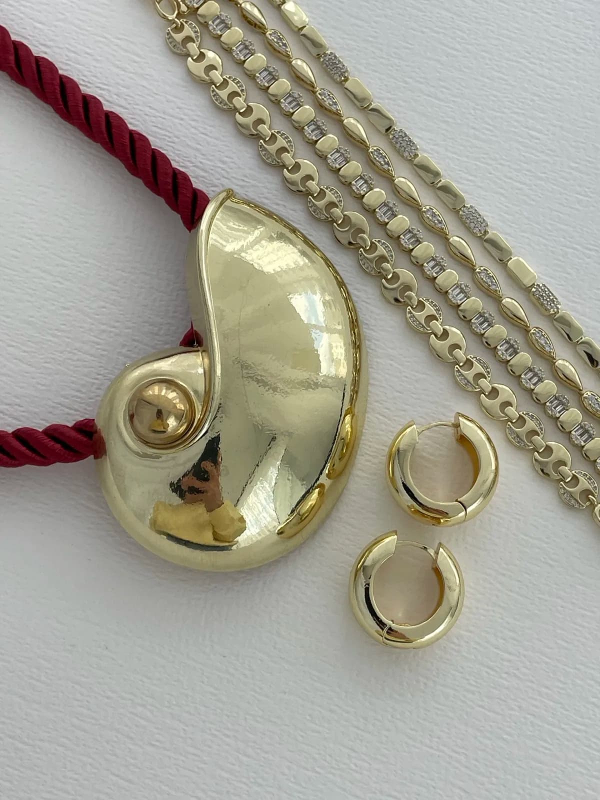 Özel Seri Gold Deniz Kabuğu Bordo Halat Kolye