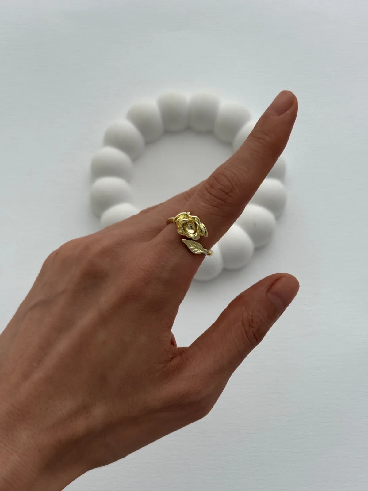 Özel Seri Pinterest Yapraklı Gül Tasarım Ayarlanabilir Gold Yüzük