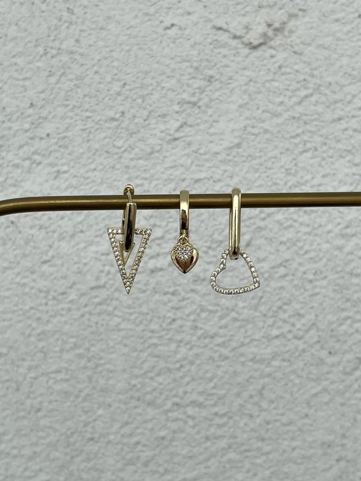 Özel Seri Zirkon Taşlı Üçgen &amp; Kalp Üçlü Halka Gold Küpe Seti