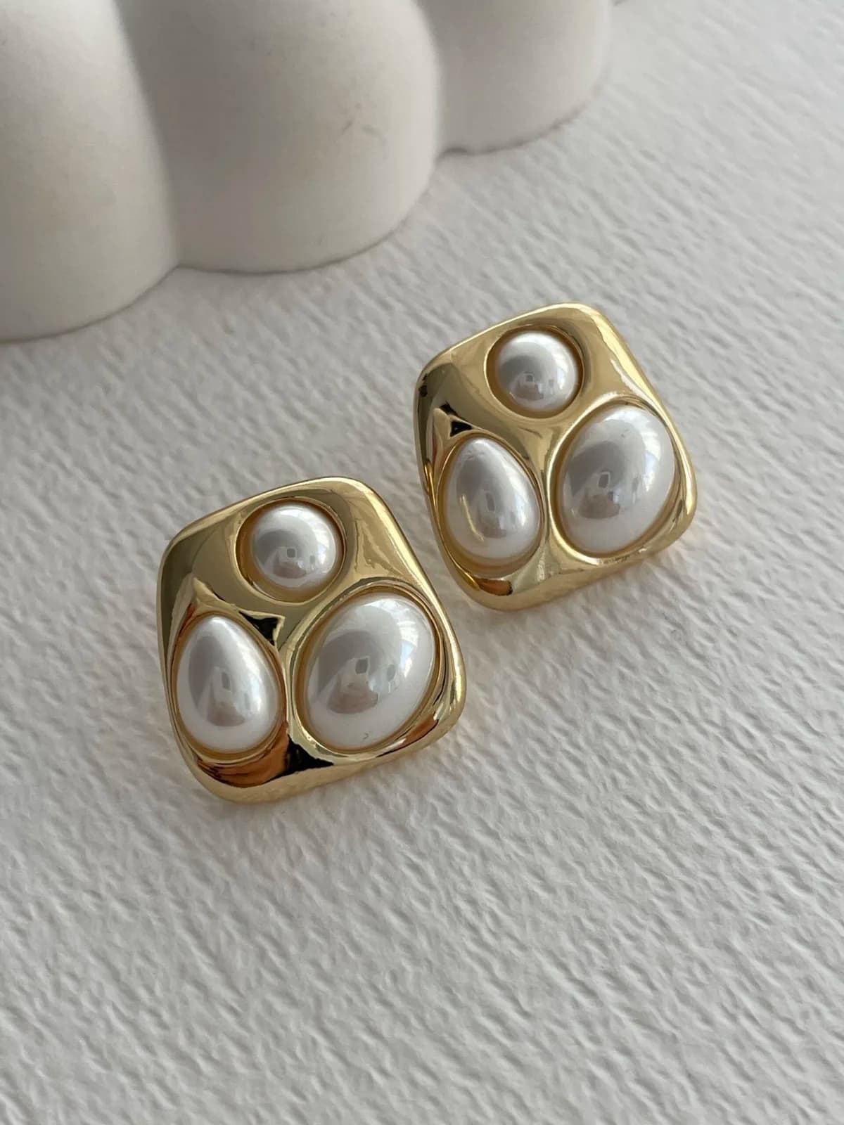 Özel Seri Gold Kare Üç İncili Küpe