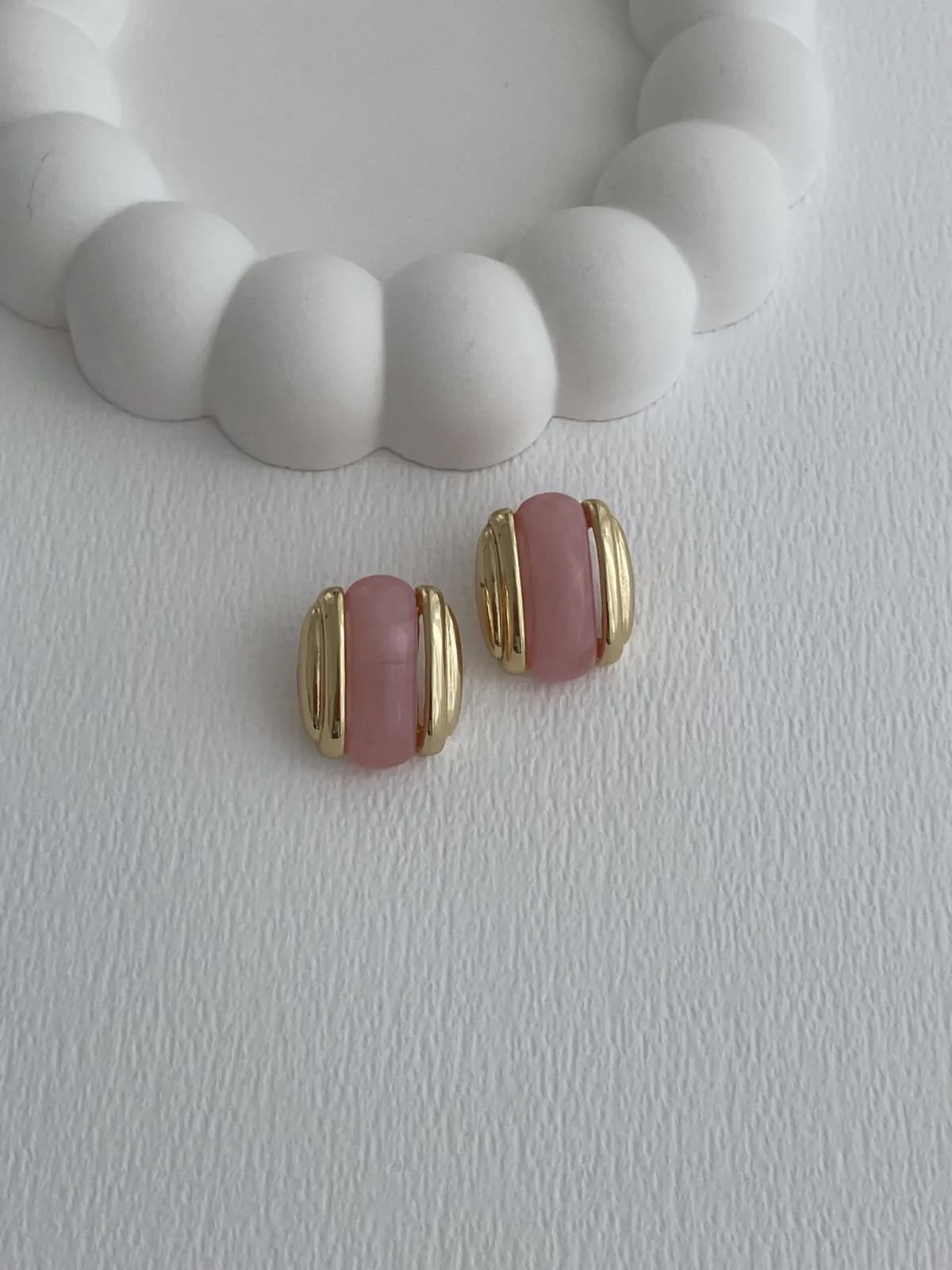 Özel Seri Pembe Kemik Oval Tasarım Gold Küpe