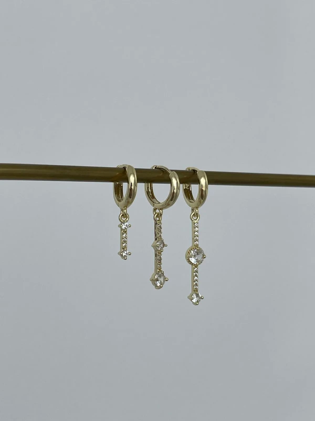 Özel Seri Zirkon Taşlı Çubuk Tasarım Gold Üçlü Küpe Set