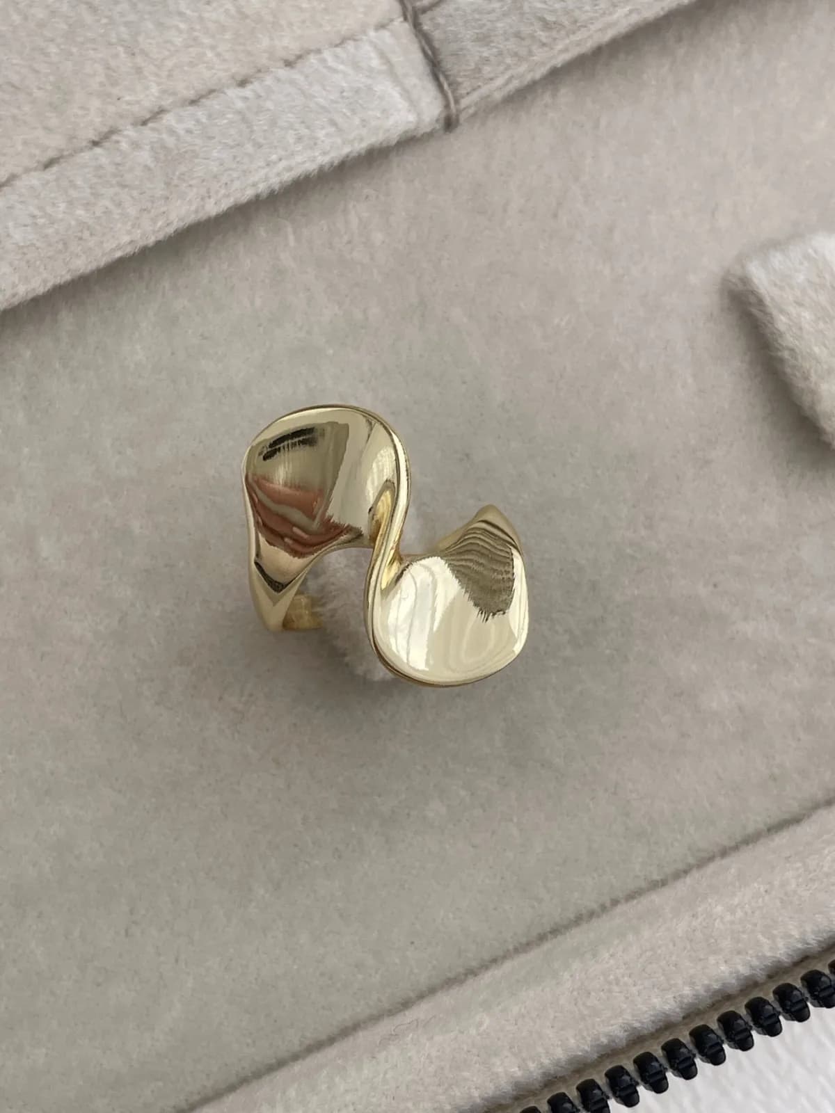 Özel Seri Kıvrım Tasarım Ayarlanabilir Gold Yüzük