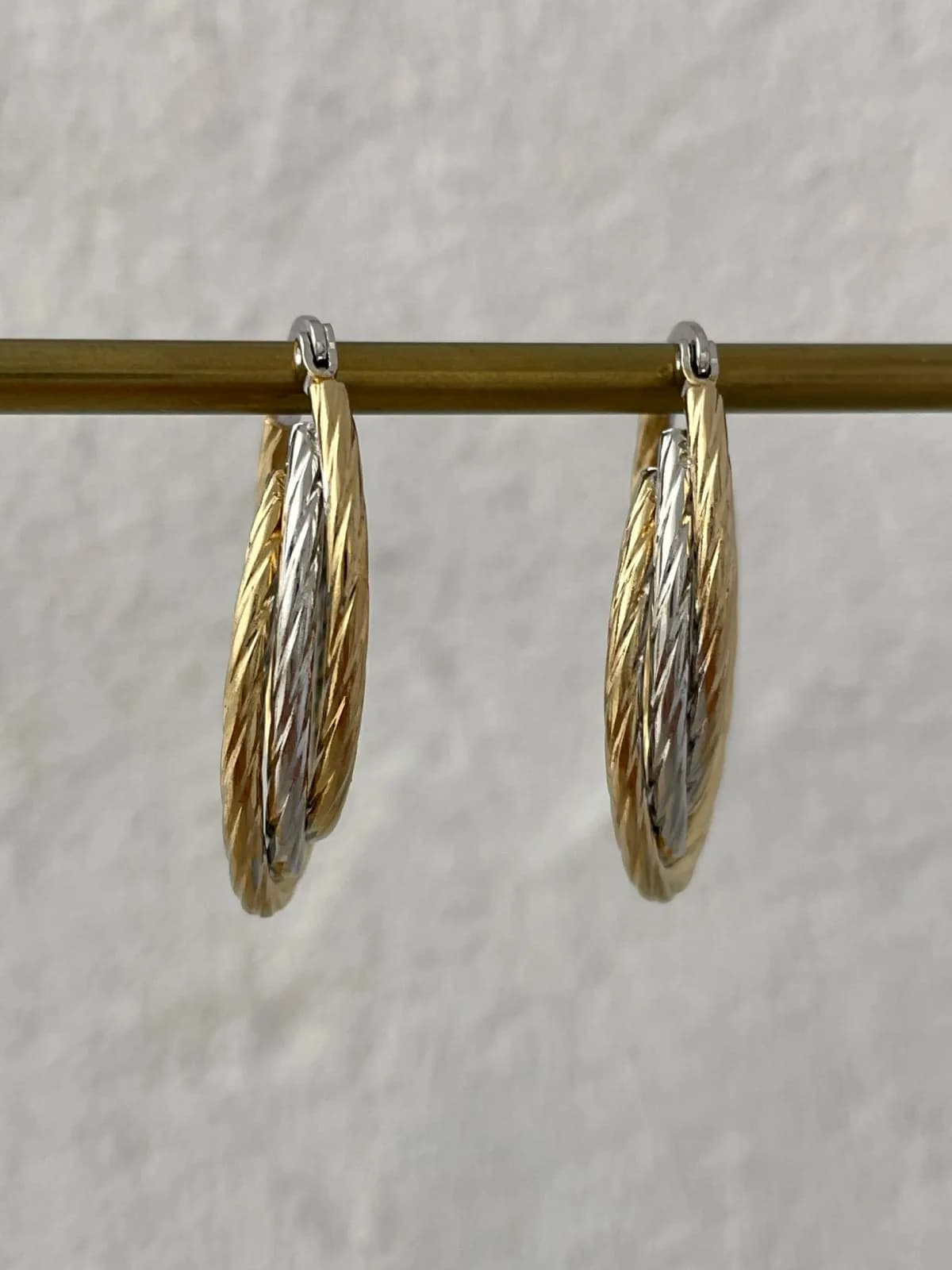 Çelik Üçlü Burgu Tasarım Gold &amp; Gümüş Küpe
