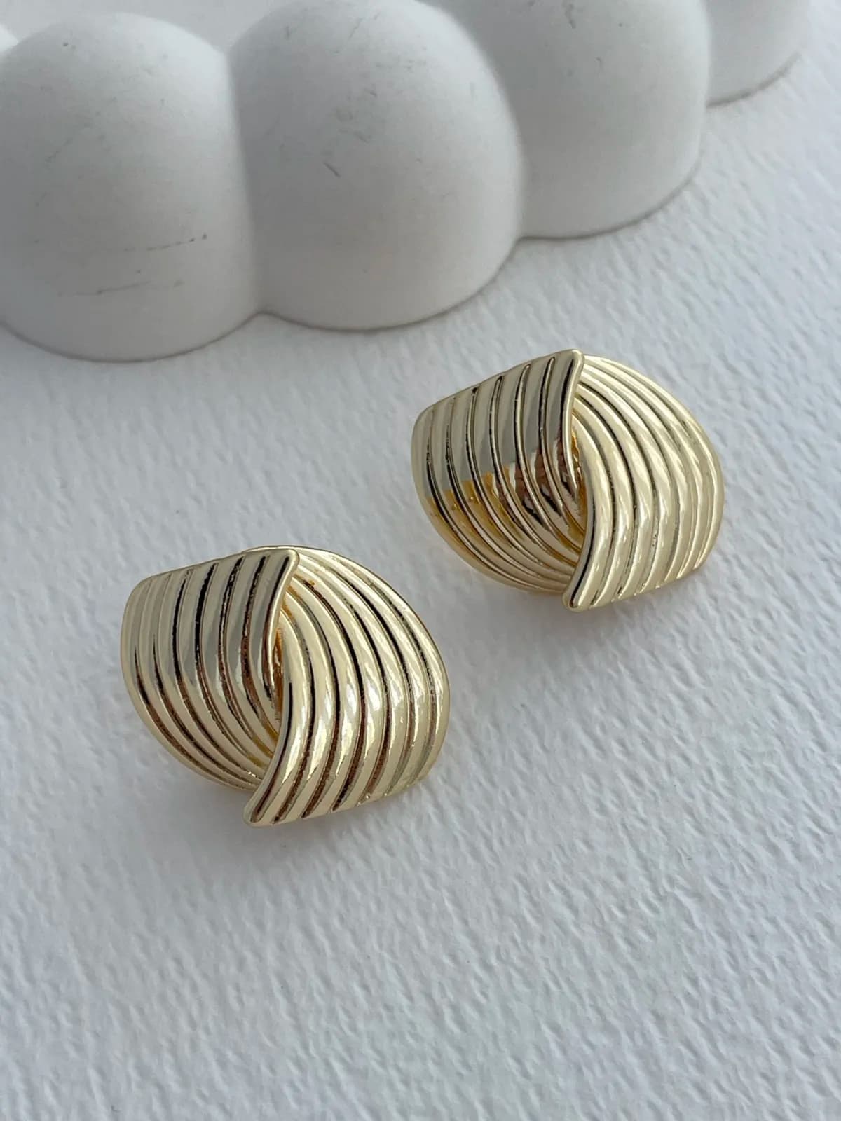 Özel Seri Tırtık Model X Tasarım Gold Küpe