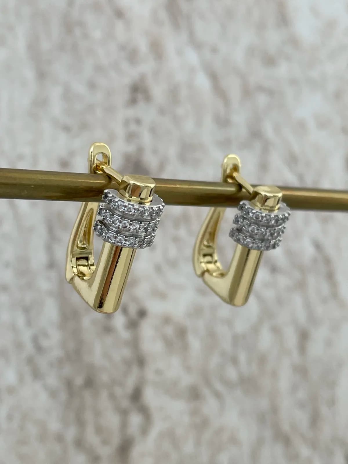 Özel Seri Zirkon Taşlı Gold Kare Halka Küpe