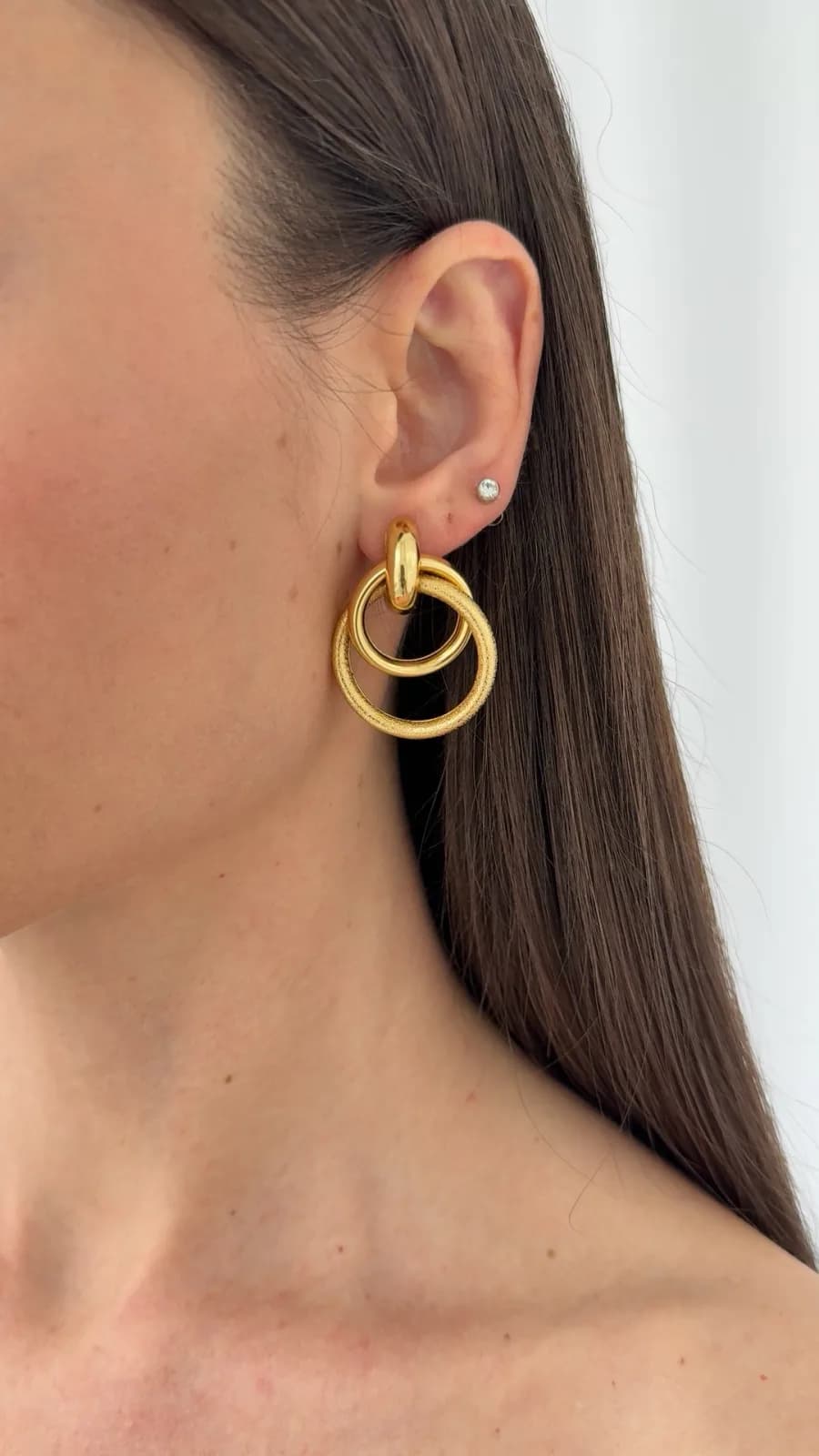 Çelik İç İçe Halka Tasarım Gold Küpe