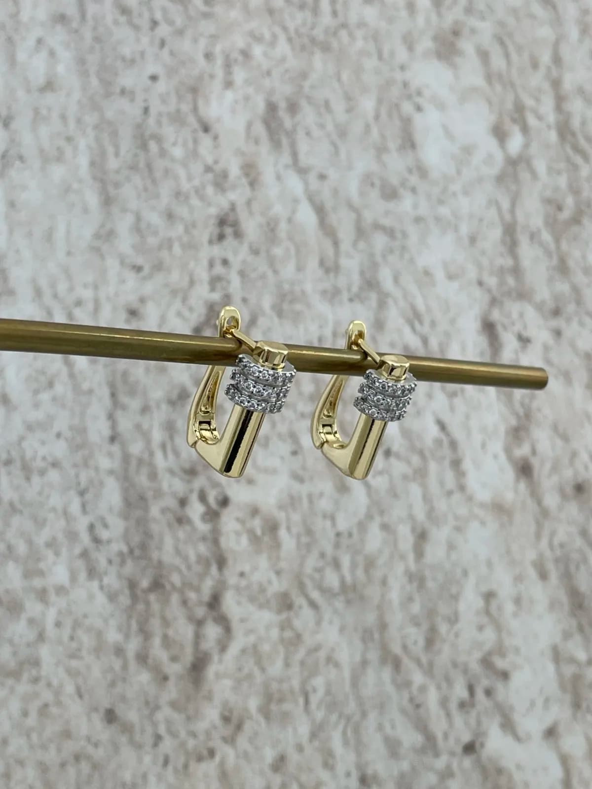 Özel Seri Zirkon Taşlı Gold Kare Halka Küpe