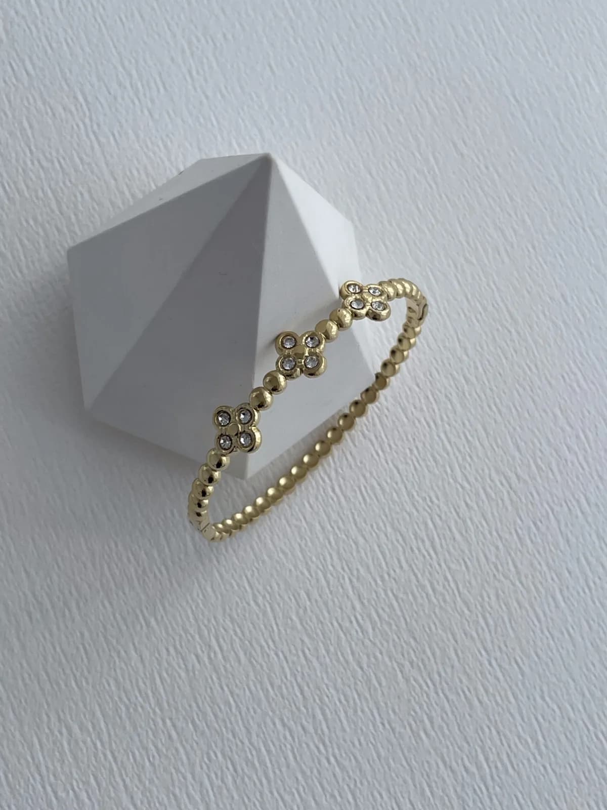 Çelik Zirkon Taşlı Yonca Model Gold Bileklik