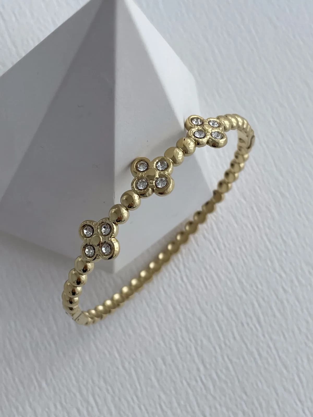 Çelik Zirkon Taşlı Yonca Model Gold Bileklik