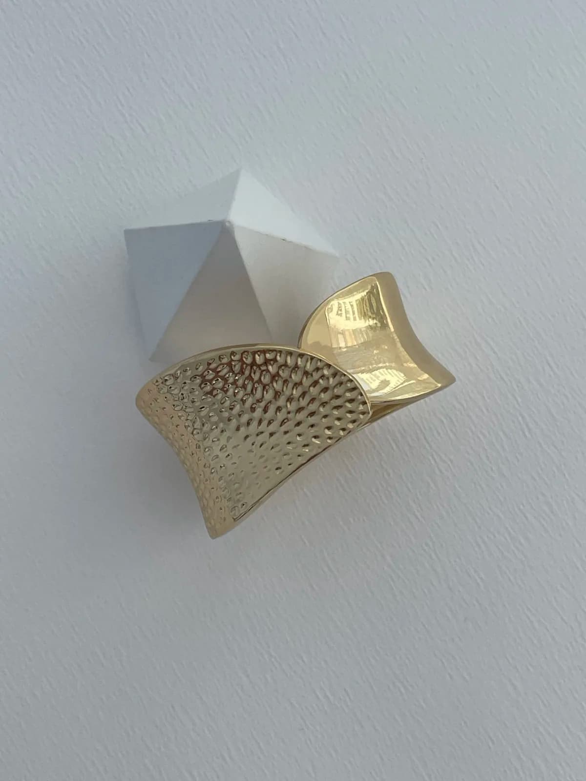 Özel Seri Yarısı Desenli Gold Kelepçe Bileklik
