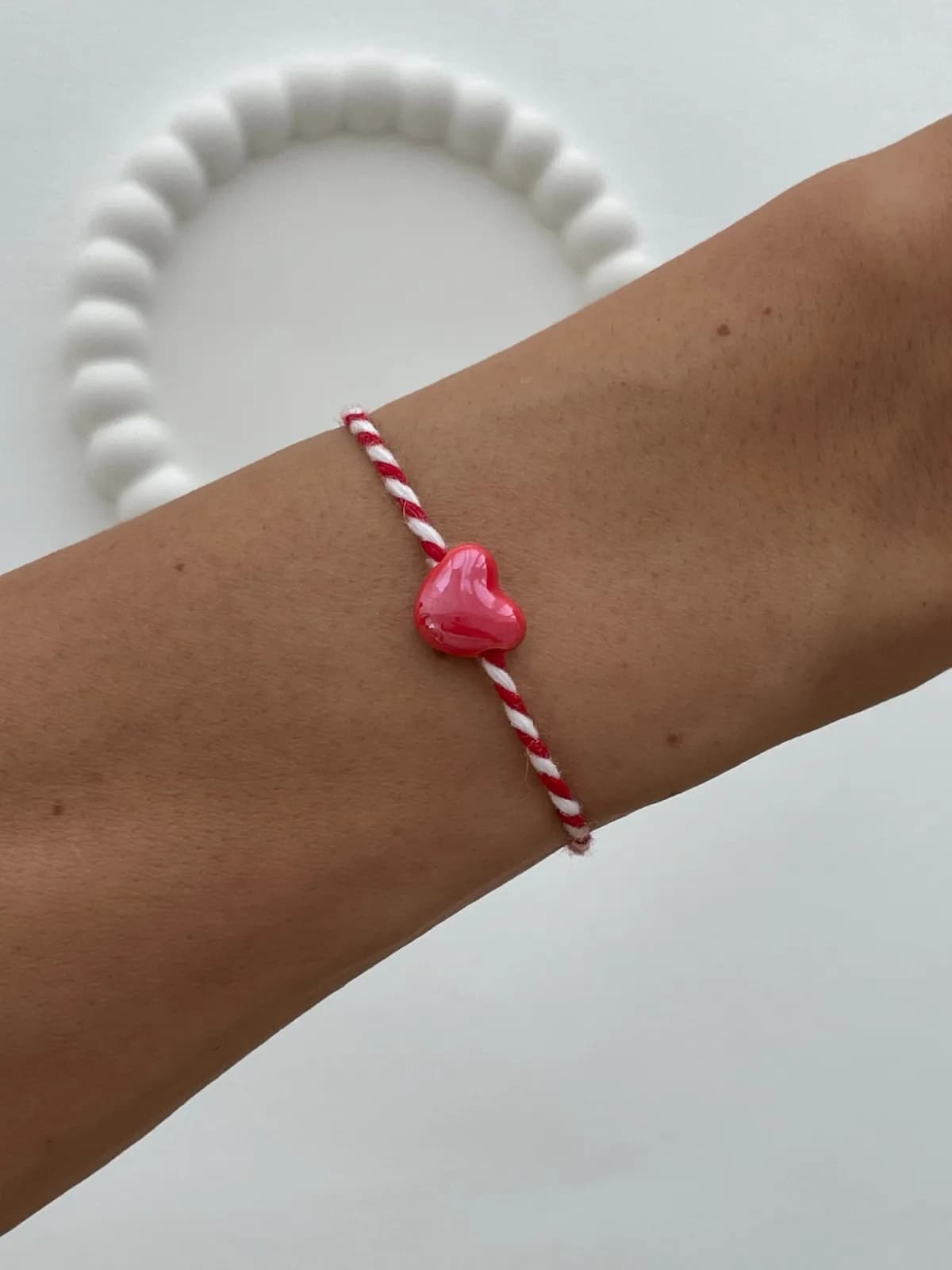 Pembe Kalp Tasarım Kırmızı Beyaz Marteniçka İp Bileklik