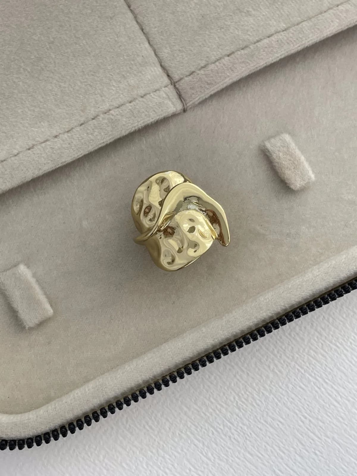 Özel Seri Desenli Soyut Tasarım Gold Yüzük