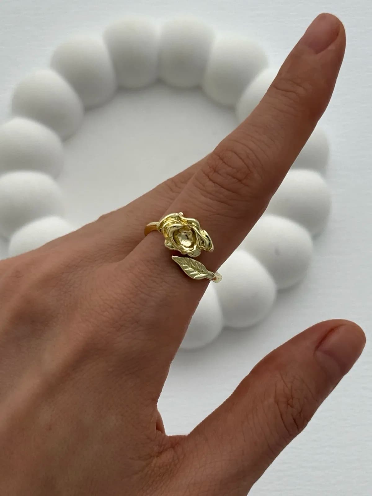 Özel Seri Pinterest Yapraklı Gül Tasarım Ayarlanabilir Gold Yüzük