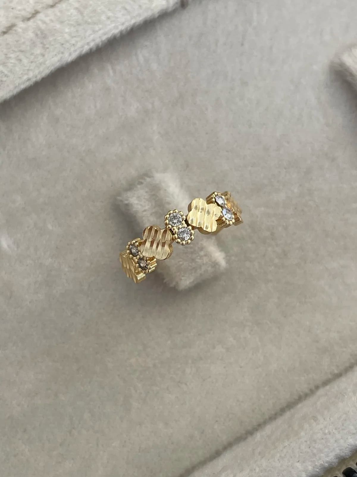 Özel Seri Zirkon Taş Sıralı Mini Yonca Tasarım Ayarlanabilir Gold Yüzük