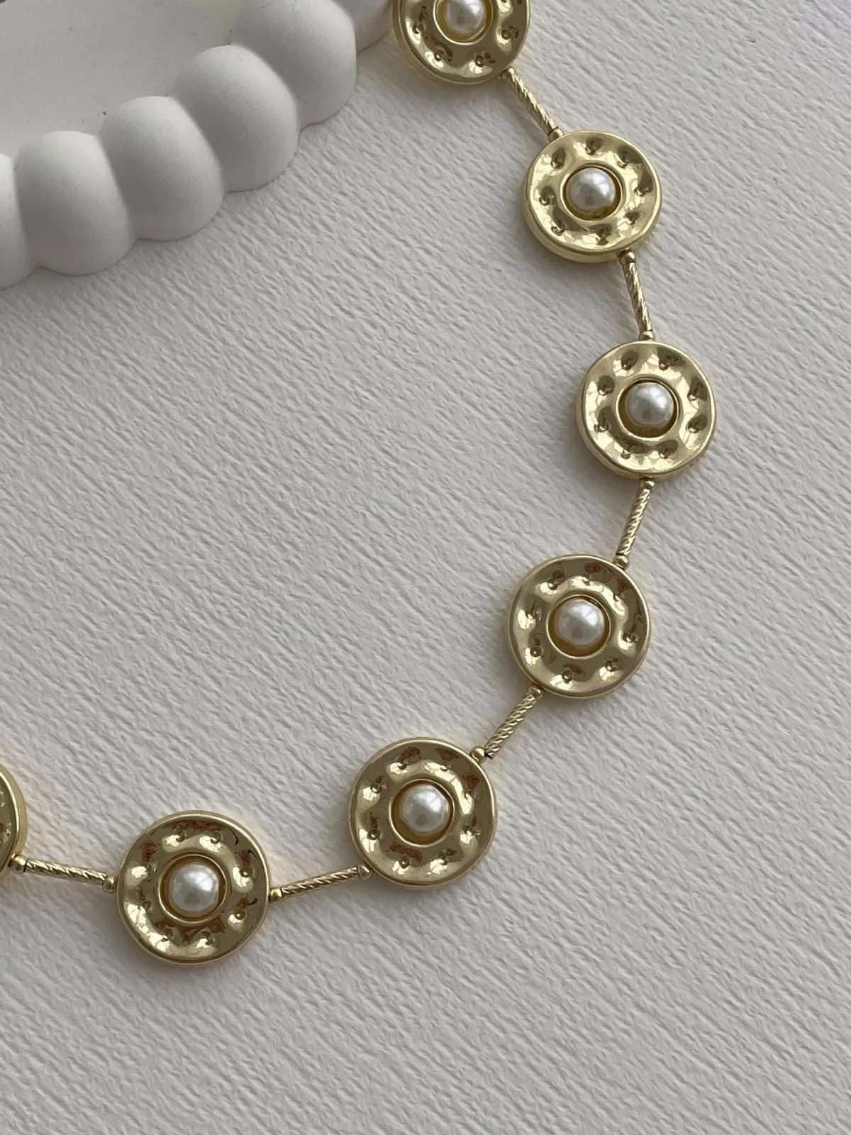 Özel Seri İnci Detay Yuvarlak Gold Kolye
