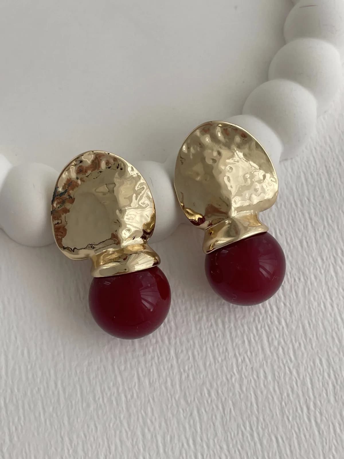 Özel Seri Soyut Gold Detay ZR Model Bordo Top Küpe