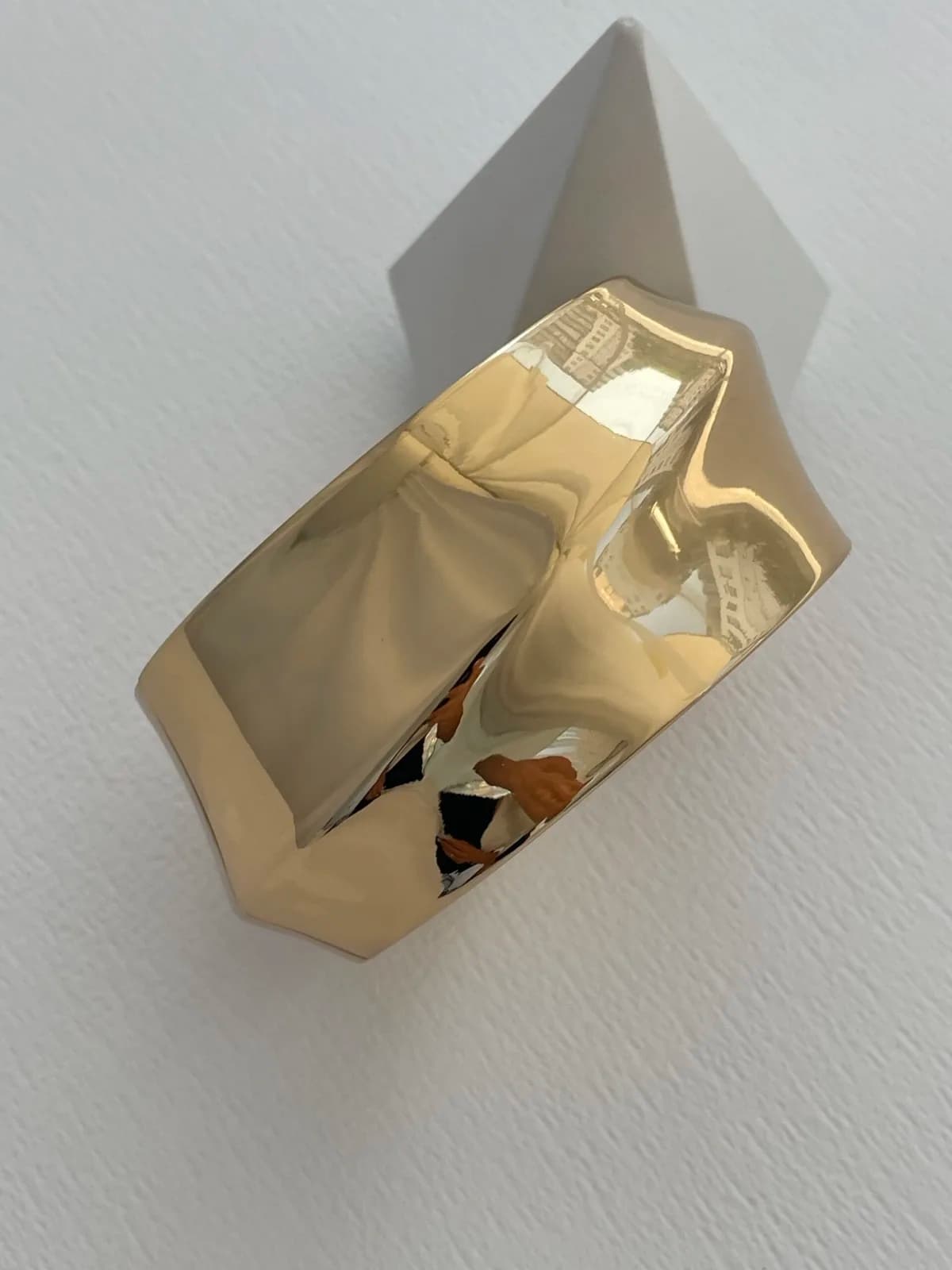 Özel Seri Simetrik Çizgi Detay Kalın Gold Kelepçe Bileklik