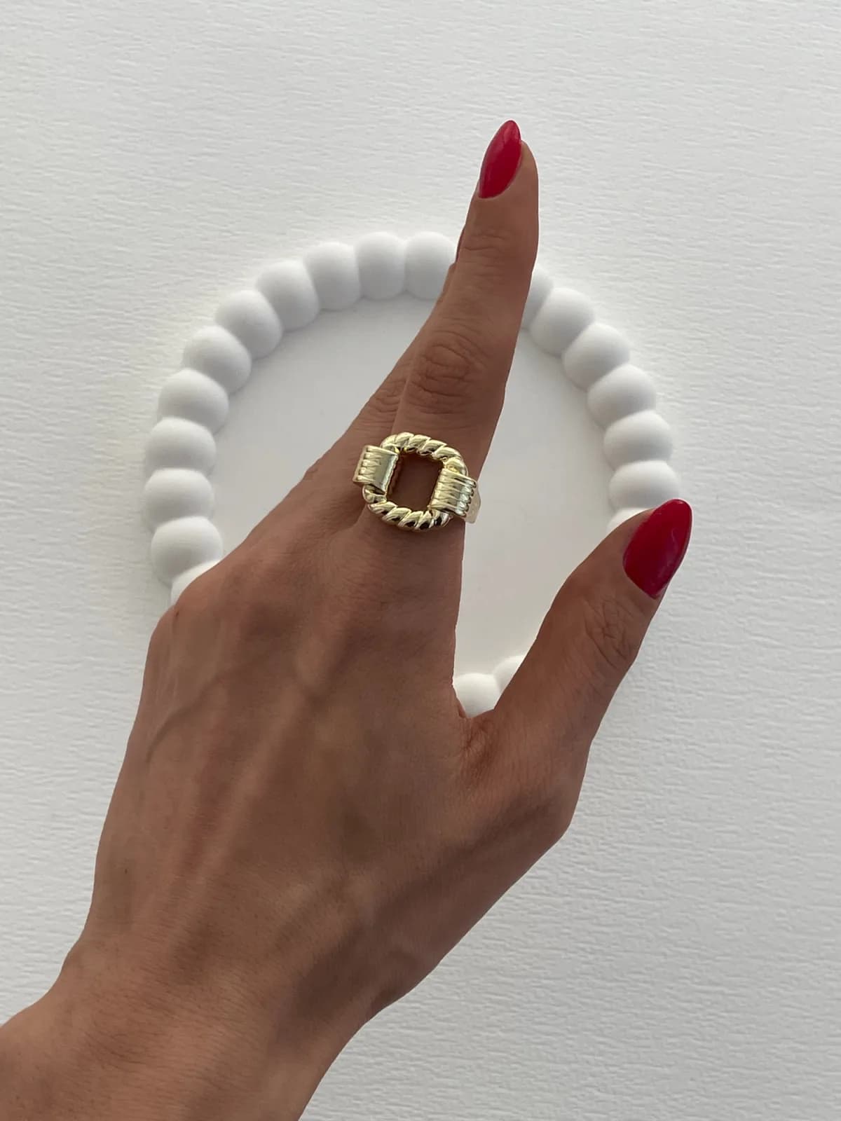 Özel Seri Ortası Boş Burgu Tasarım Ayarlanabilir Gold Yüzük