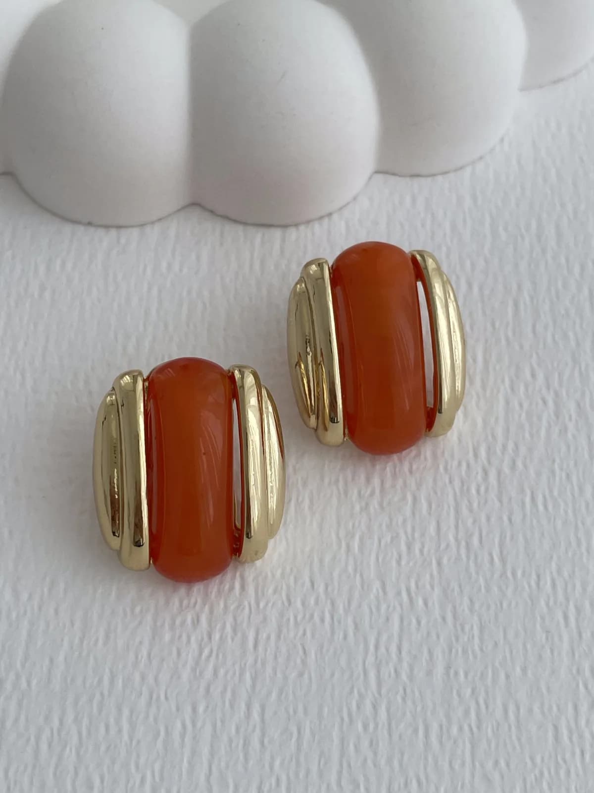 Özel Seri Turuncu Kemik Oval Tasarım Gold Küpe