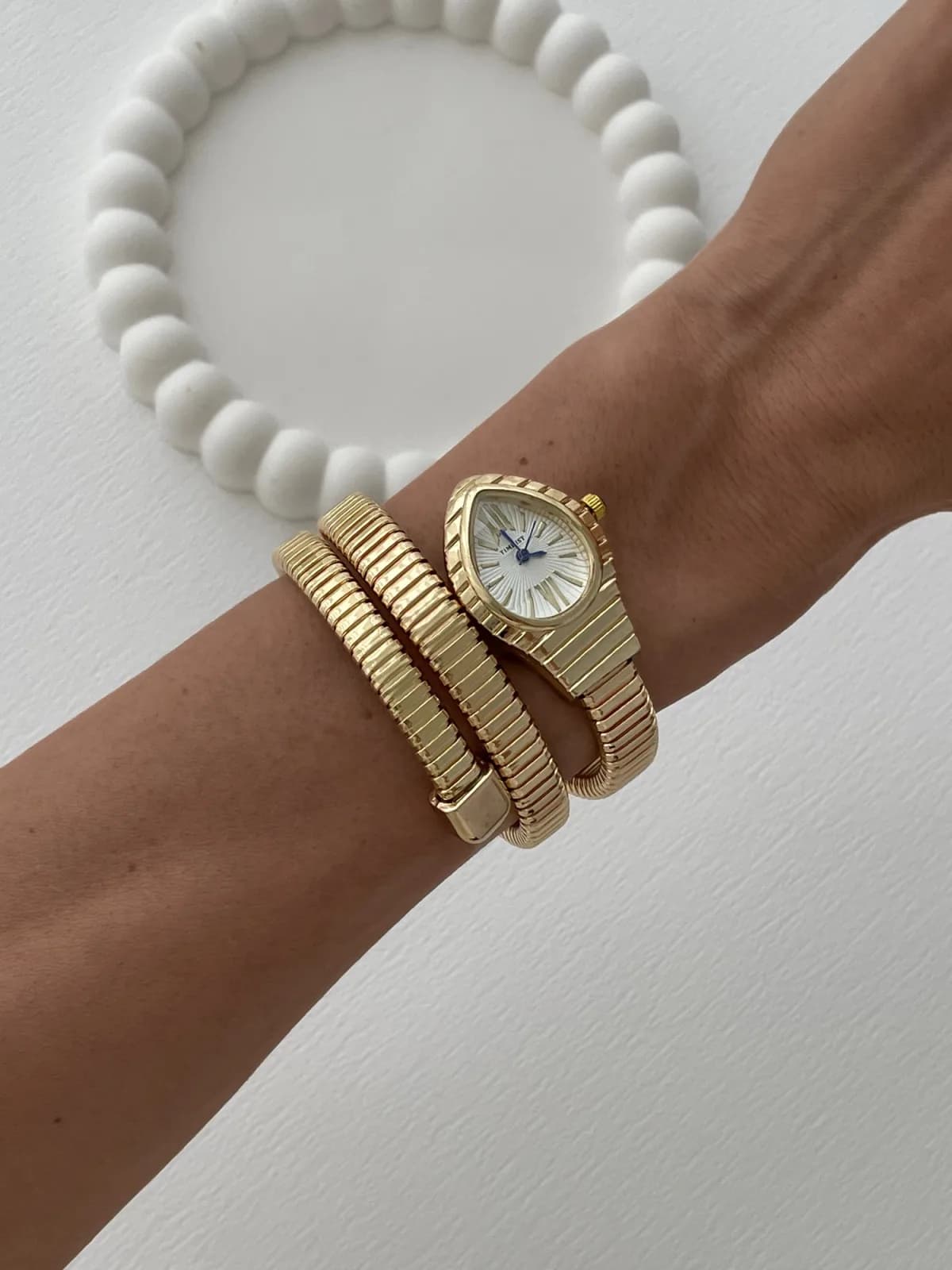 Marka Model Yılan Tasarım Kadranı Beyaz Gold Vintage Saat