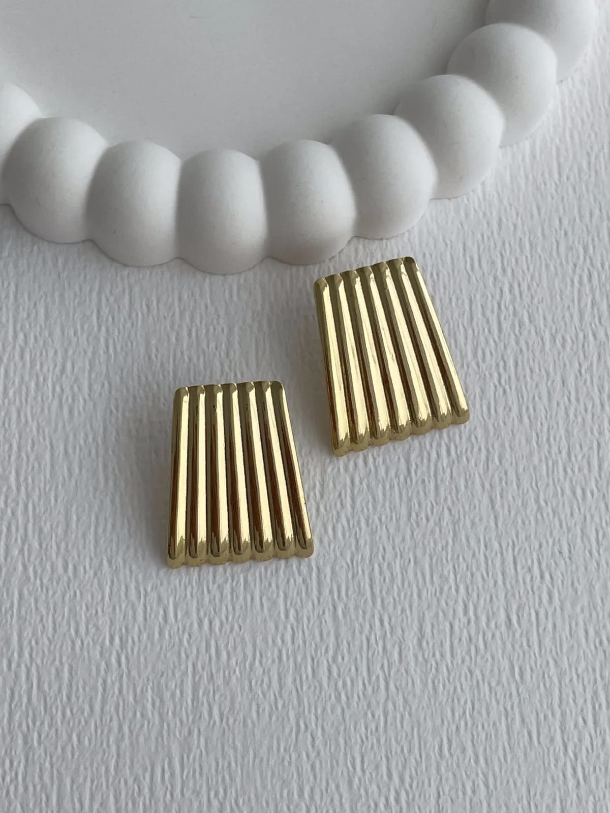 Çelik Tırtıklı Dikdörtgen Tasarım Gold Küpe