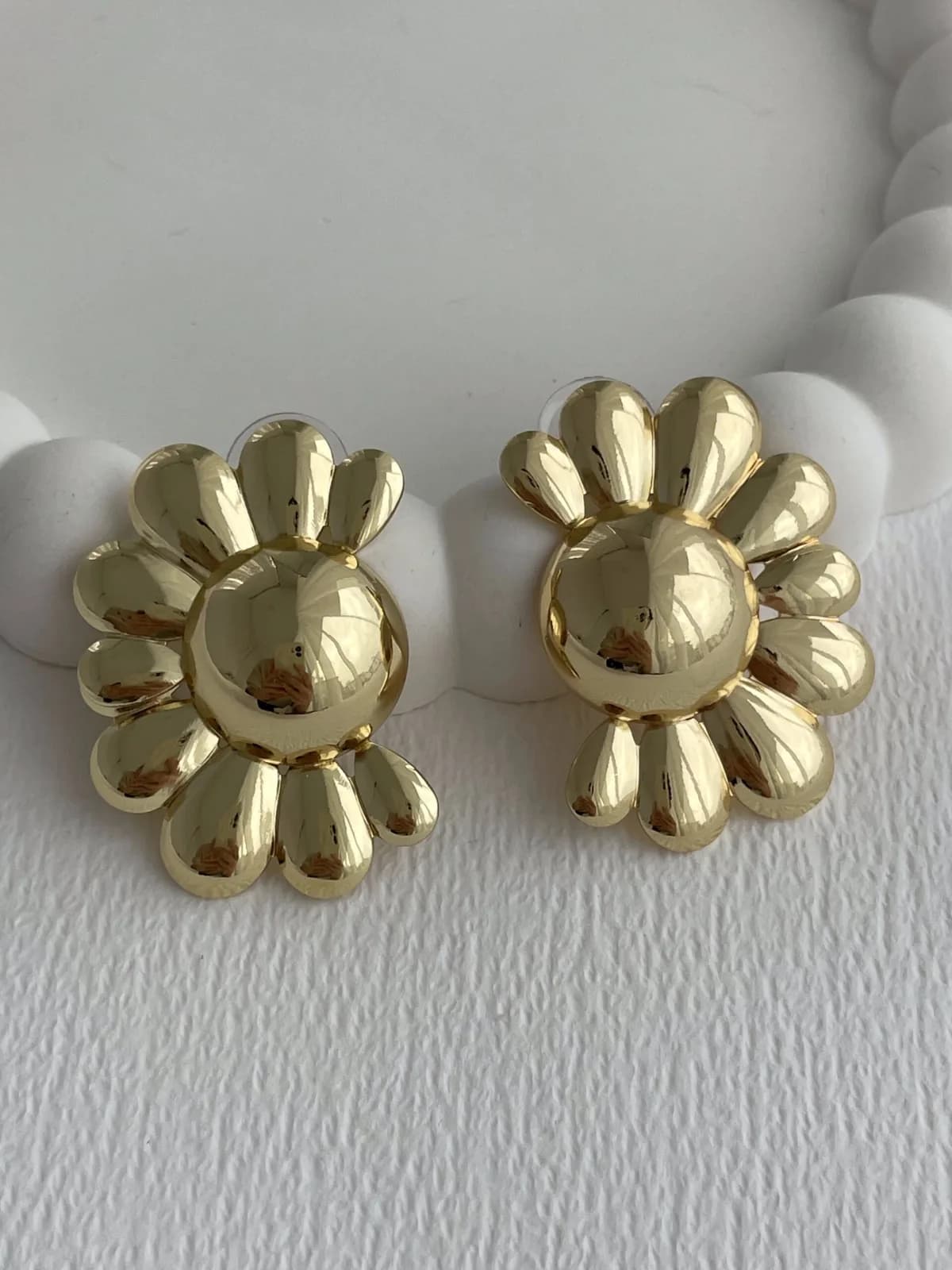 Özel Seri Papatya Tasarım Gold Küpe