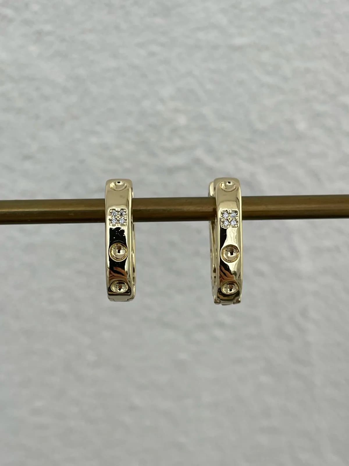 Özel Seri Zirkon Taşlı Büyük Dikdörtgen Gold Küpe
