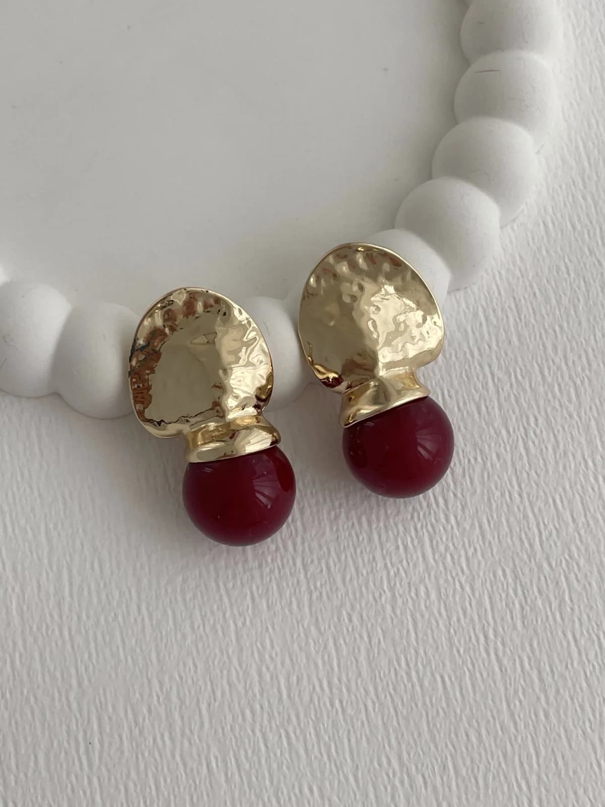 Özel Seri Soyut Gold Detay ZR Model Bordo Top Küpe