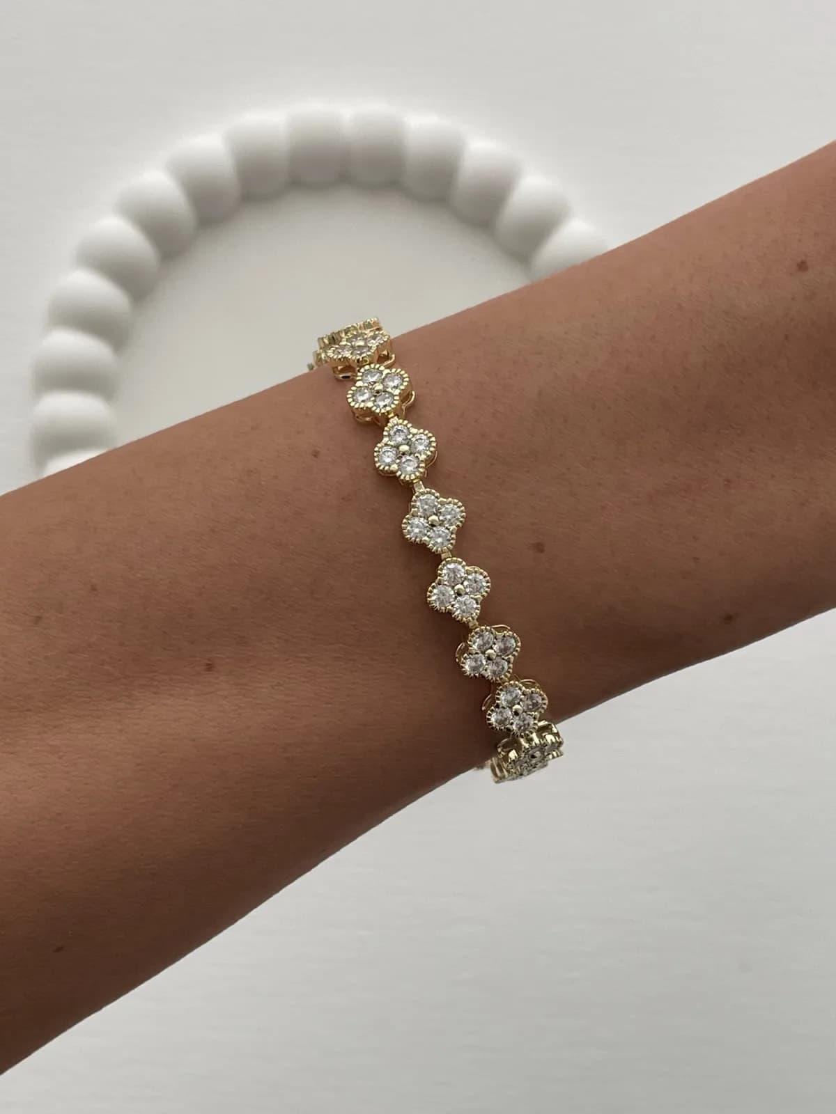 Özel Seri Marka Model Yonca Tasarım Zirkon Taşlı Gold Bileklik (Orta)
