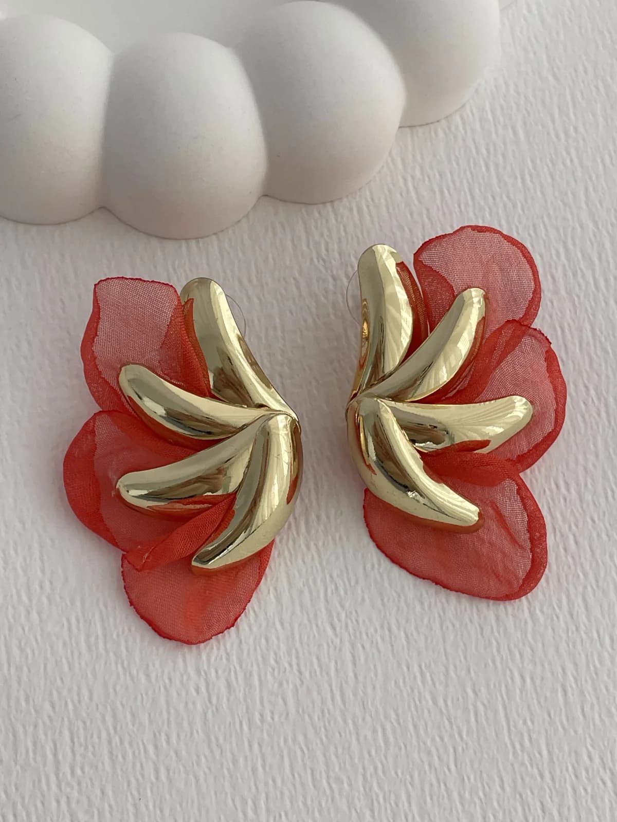Özel Seri Kırmızı Tül Tasarım Gold Küpe