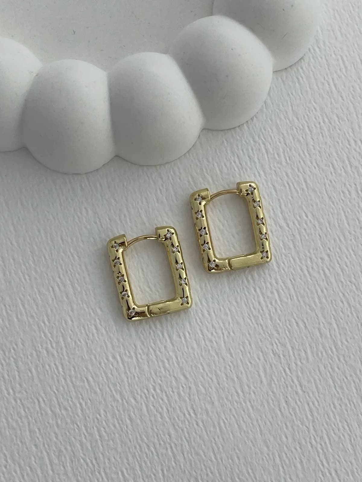 Özel Seri Yıldız Zirkon Taşlı Kare Gold Küpe