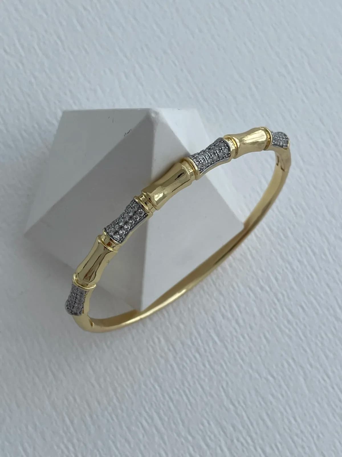 Özel Seri Zirkon Taşlı Kemik Tasarım Gold Kelepçe Bileklik