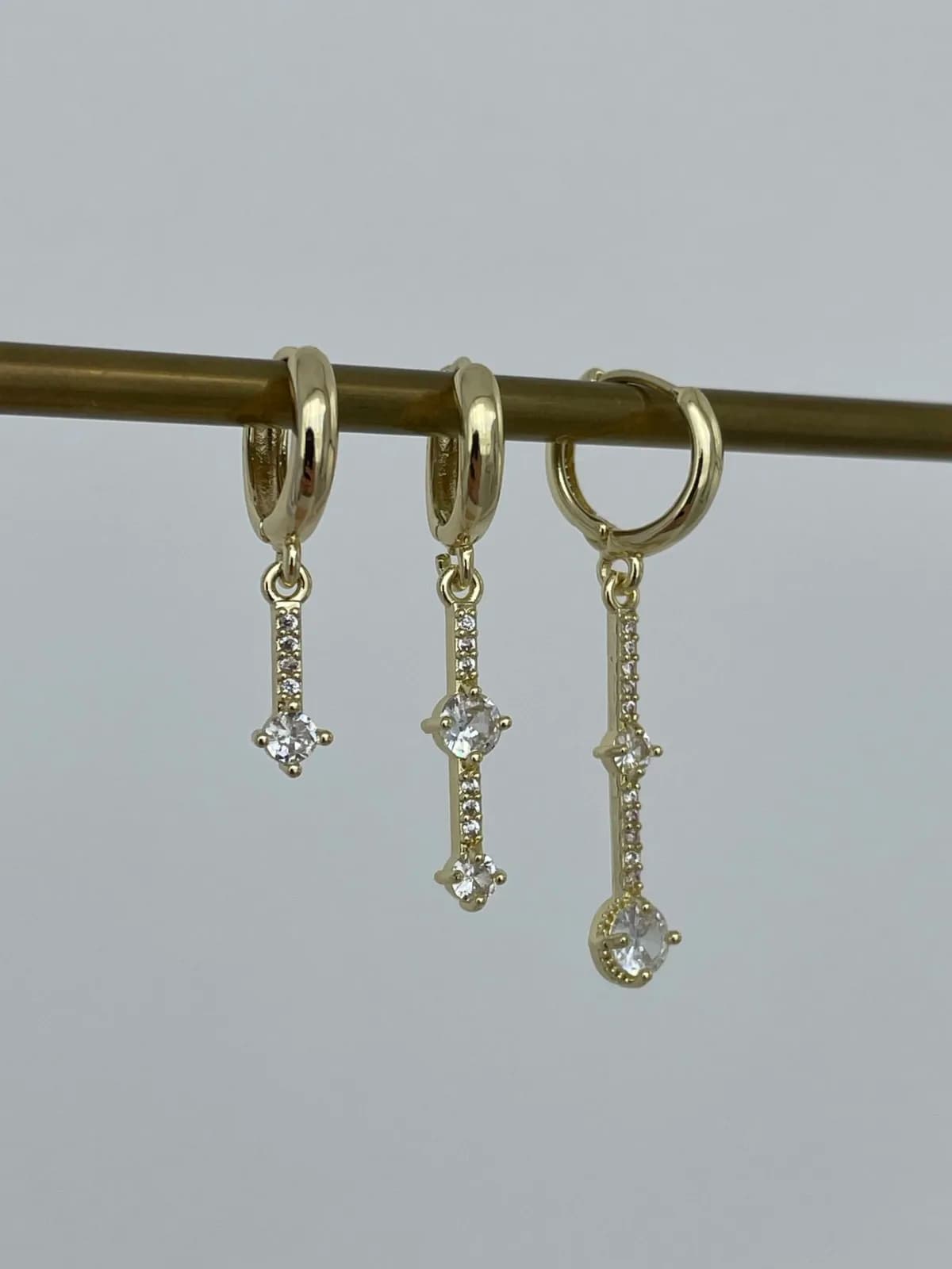 Özel Seri Zirkon Taşlı Çubuk Tasarım Gold Üçlü Küpe Set