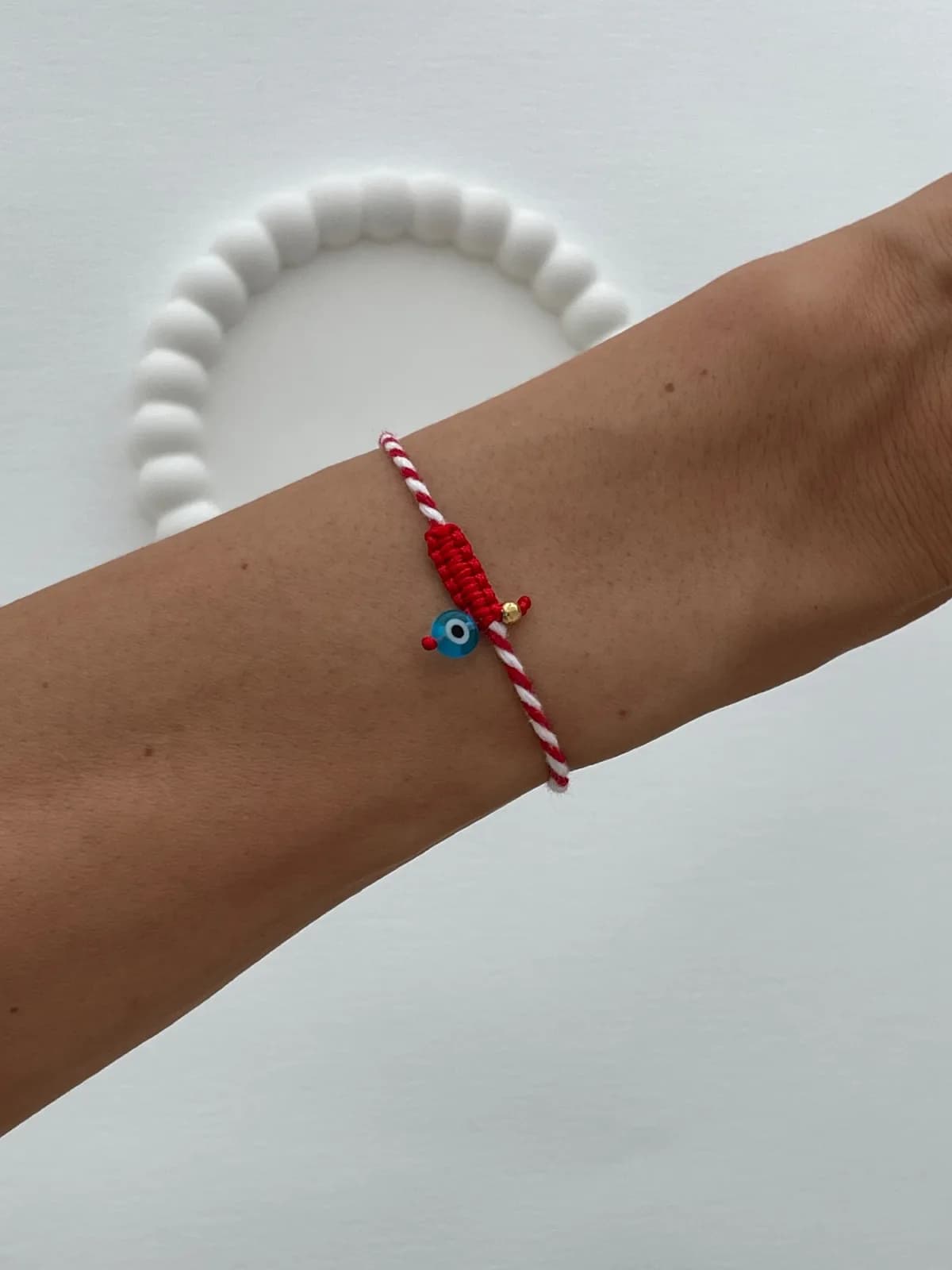 Nazar Boncuklu Kırmızı Beyaz Marteniçka İp bileklik