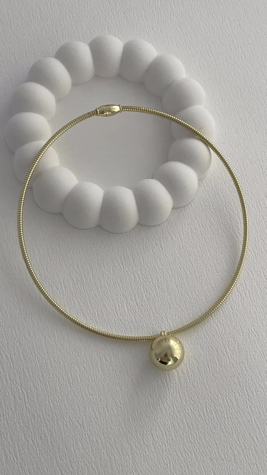 Özel Seri Tel Tasarım Top Detay Gold Choker Kolye